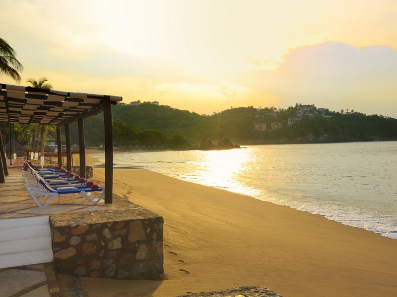 Barcleo Huatulco exterior