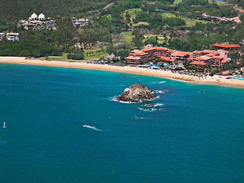 Barcleo Huatulco exterior