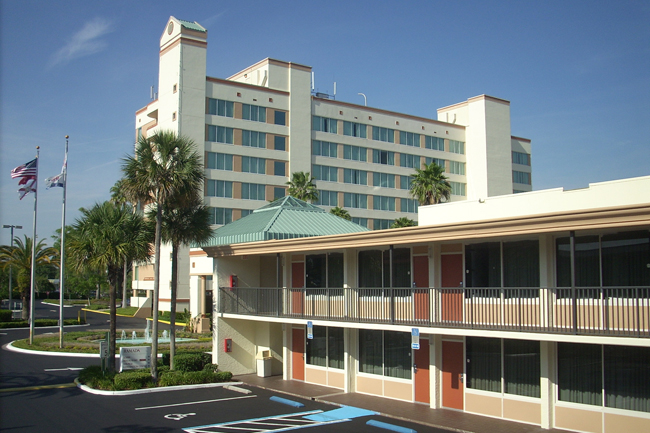 Ramada Gateway Kissimmee exterior