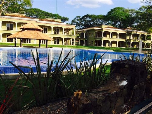 Casa Conde Beach Front Hotel pool