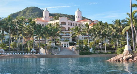 Grand Bay Hotel Isla Navidad exterior