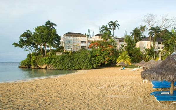 Couples Sans Souci beach