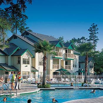 Oak Plantation Resort pool