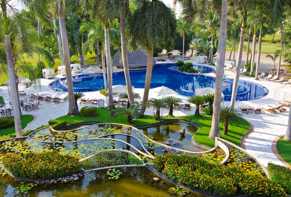 Casa Velas Hotel exterior