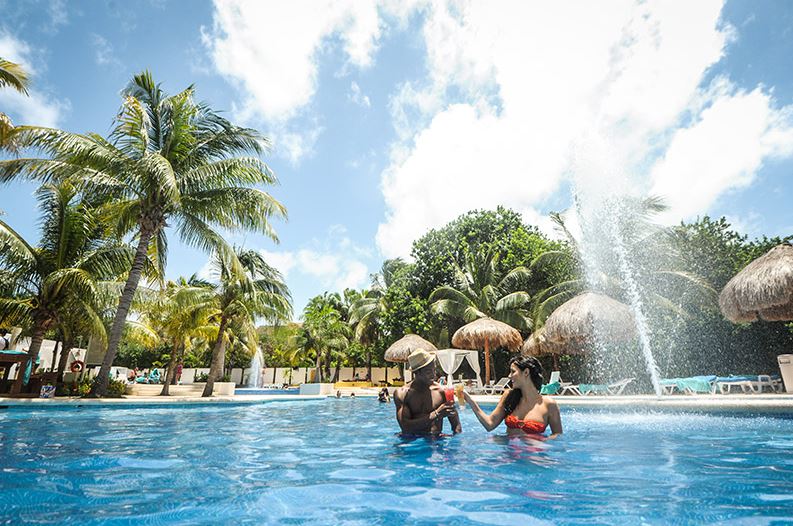 Oasis Tulum entrance