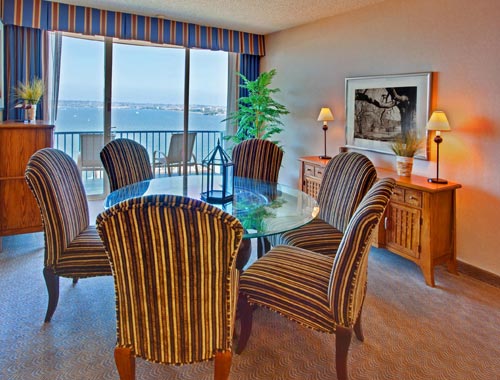 Holiday Inn On The Bay reception 