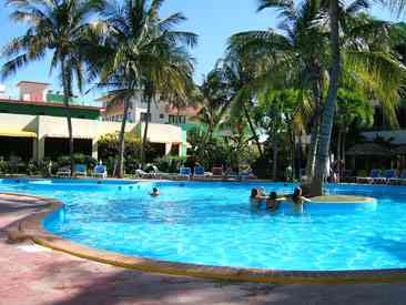 Hotel Club Tropical piscine